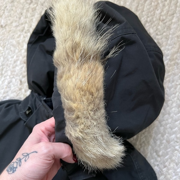 Canada goose black trillium parka with real fur hood - Picture 3 of 15